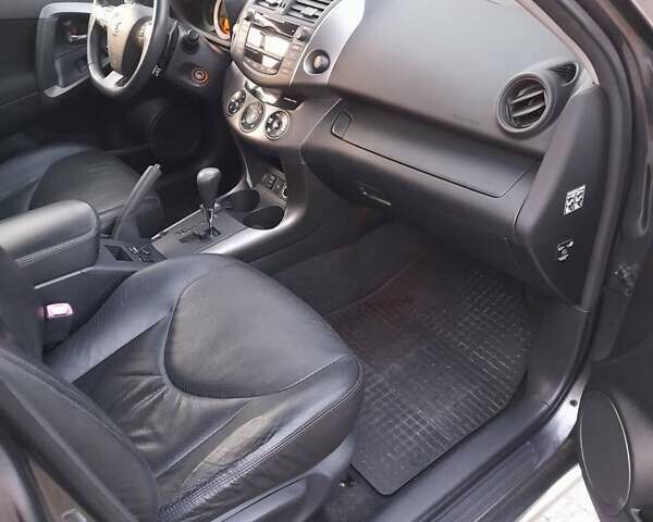 Сірий Тойота РАВ 4, об'ємом двигуна 2.23 л та пробігом 268 тис. км за 13700 $, фото 13 на Automoto.ua