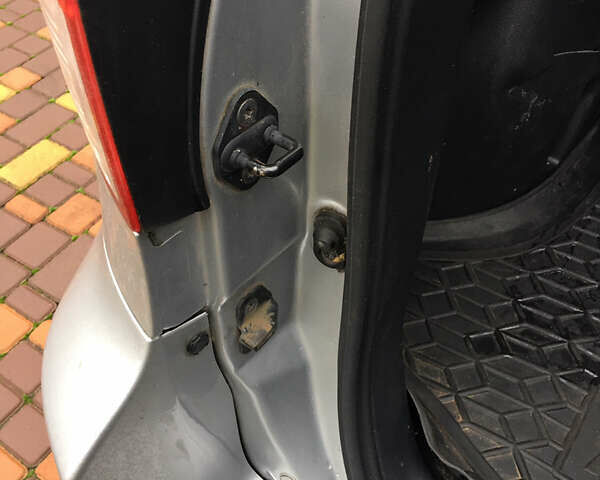 Сірий Тойота РАВ 4, об'ємом двигуна 2 л та пробігом 101 тис. км за 8500 $, фото 20 на Automoto.ua