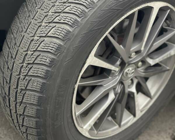 Сірий Тойота РАВ 4, об'ємом двигуна 2 л та пробігом 232 тис. км за 12900 $, фото 11 на Automoto.ua