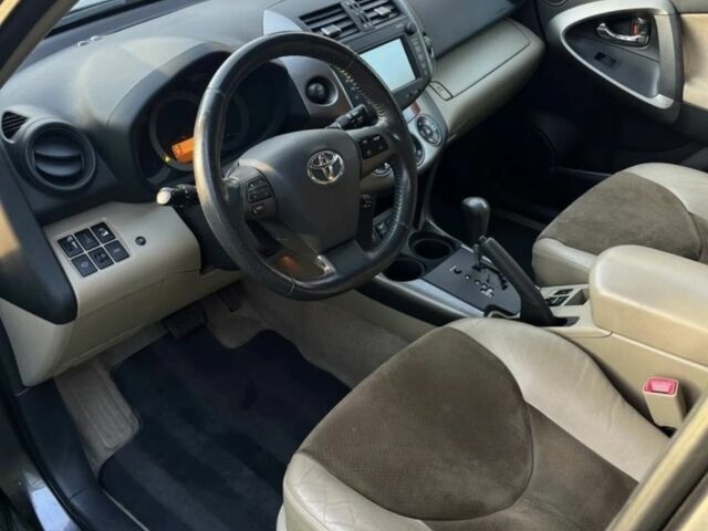 Серый Тойота РАВ 4, объемом двигателя 0 л и пробегом 198 тыс. км за 5500 $, фото 6 на Automoto.ua