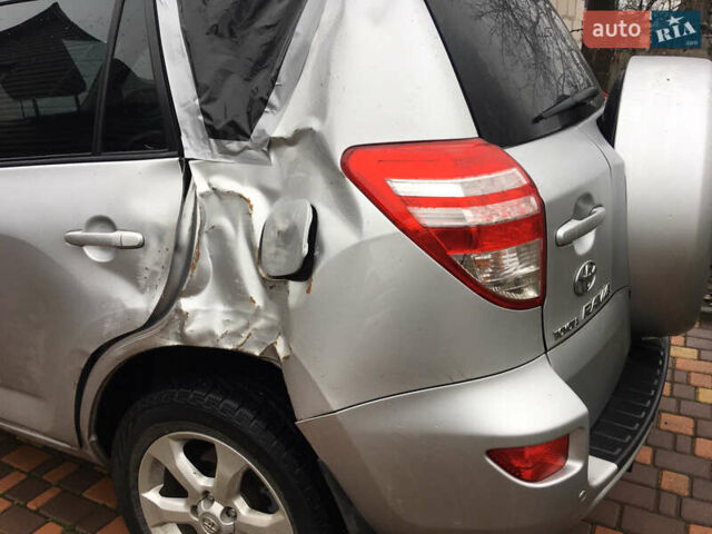Сірий Тойота РАВ 4, об'ємом двигуна 2 л та пробігом 101 тис. км за 8500 $, фото 18 на Automoto.ua