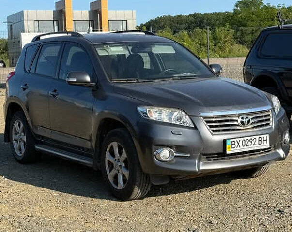 Серый Тойота РАВ 4, объемом двигателя 1.99 л и пробегом 130 тыс. км за 14700 $, фото 1 на Automoto.ua
