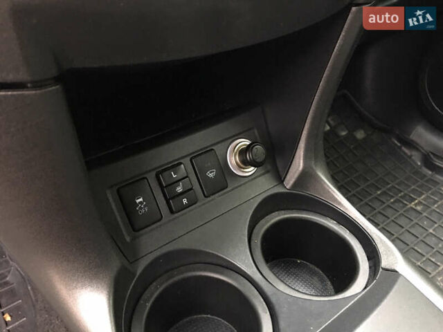 Сірий Тойота РАВ 4, об'ємом двигуна 2 л та пробігом 101 тис. км за 8500 $, фото 5 на Automoto.ua