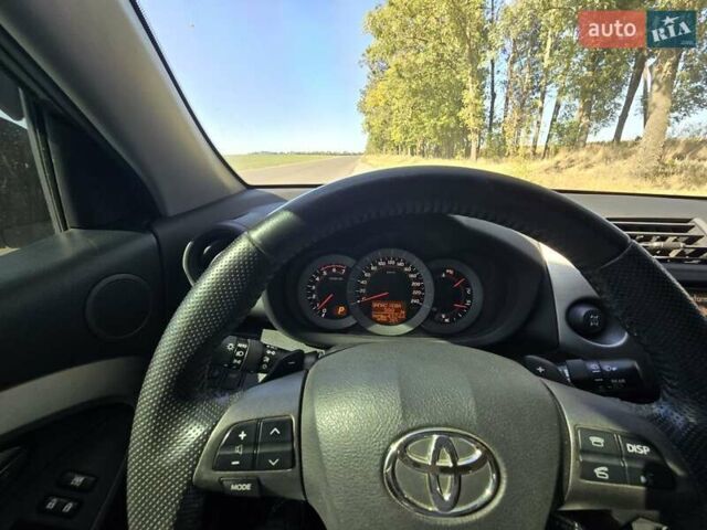 Серый Тойота РАВ 4, объемом двигателя 2.2 л и пробегом 230 тыс. км за 14500 $, фото 1 на Automoto.ua