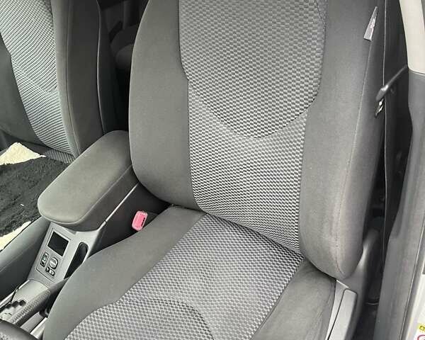 Сірий Тойота РАВ 4, об'ємом двигуна 2 л та пробігом 232 тис. км за 12900 $, фото 15 на Automoto.ua