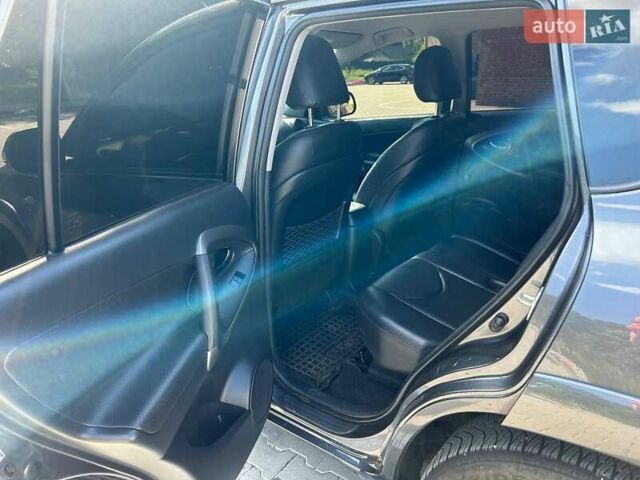 Серый Тойота РАВ 4, объемом двигателя 2.23 л и пробегом 215 тыс. км за 13799 $, фото 38 на Automoto.ua