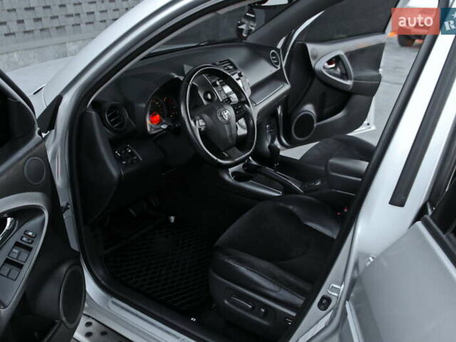 Серый Тойота РАВ 4, объемом двигателя 2 л и пробегом 142 тыс. км за 13200 $, фото 5 на Automoto.ua