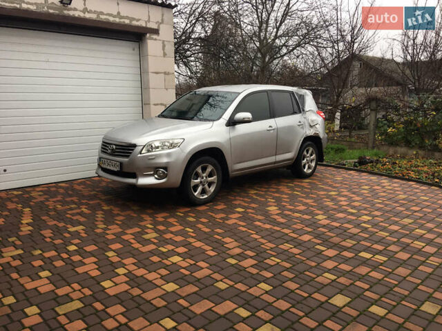 Сірий Тойота РАВ 4, об'ємом двигуна 2 л та пробігом 101 тис. км за 8500 $, фото 12 на Automoto.ua