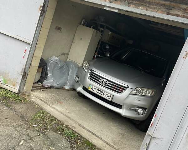 Сірий Тойота РАВ 4, об'ємом двигуна 2 л та пробігом 232 тис. км за 12900 $, фото 27 на Automoto.ua