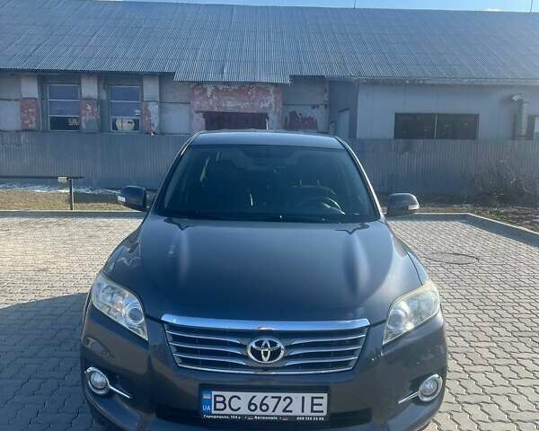 Серый Тойота РАВ 4, объемом двигателя 2.2 л и пробегом 308 тыс. км за 12499 $, фото 1 на Automoto.ua