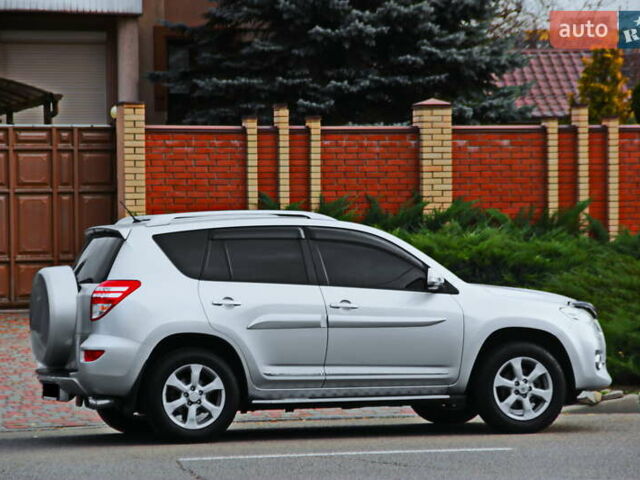 Сірий Тойота РАВ 4, об'ємом двигуна 2 л та пробігом 141 тис. км за 12750 $, фото 6 на Automoto.ua