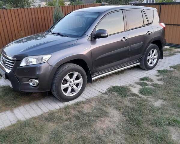 Сірий Тойота РАВ 4, об'ємом двигуна 2.23 л та пробігом 268 тис. км за 13700 $, фото 1 на Automoto.ua