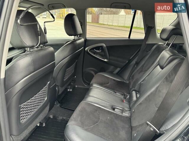 Серый Тойота РАВ 4, объемом двигателя 2.36 л и пробегом 126 тыс. км за 17000 $, фото 14 на Automoto.ua