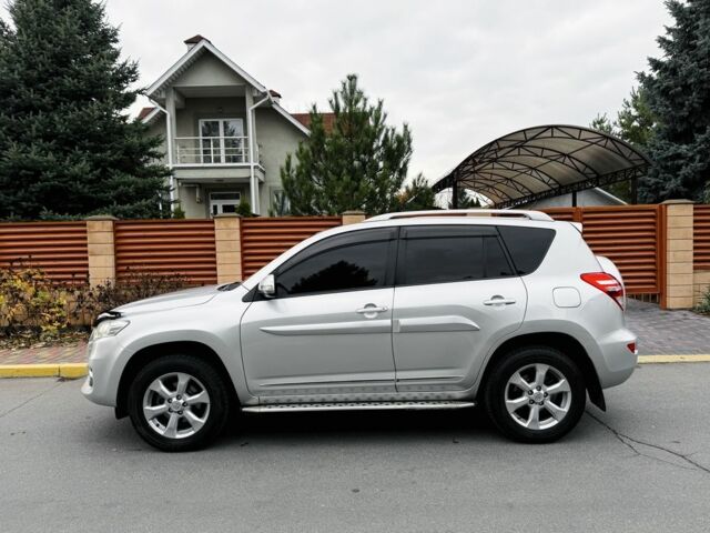 Серый Тойота РАВ 4, объемом двигателя 2 л и пробегом 143 тыс. км за 12800 $, фото 3 на Automoto.ua