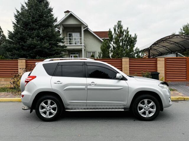 Серый Тойота РАВ 4, объемом двигателя 2 л и пробегом 143 тыс. км за 12800 $, фото 2 на Automoto.ua