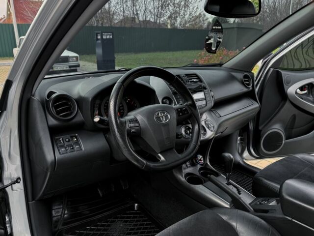 Серый Тойота РАВ 4, объемом двигателя 2 л и пробегом 143 тыс. км за 12800 $, фото 7 на Automoto.ua