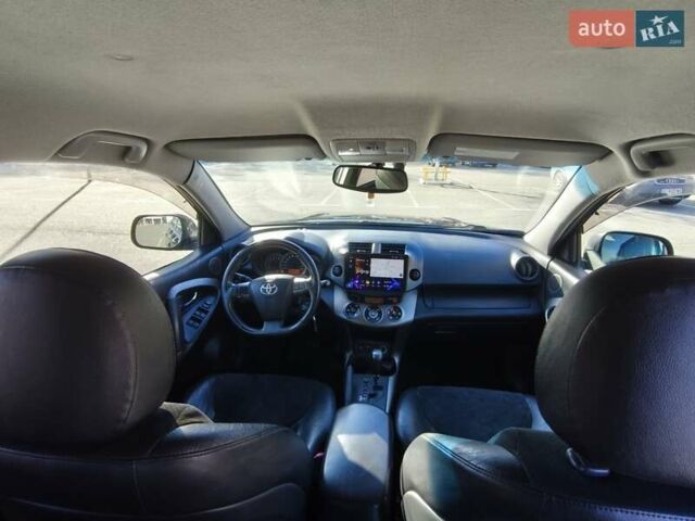 Сірий Тойота РАВ 4, об'ємом двигуна 2 л та пробігом 185 тис. км за 12500 $, фото 10 на Automoto.ua