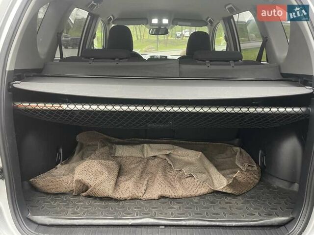 Сірий Тойота РАВ 4, об'ємом двигуна 2 л та пробігом 232 тис. км за 12900 $, фото 12 на Automoto.ua