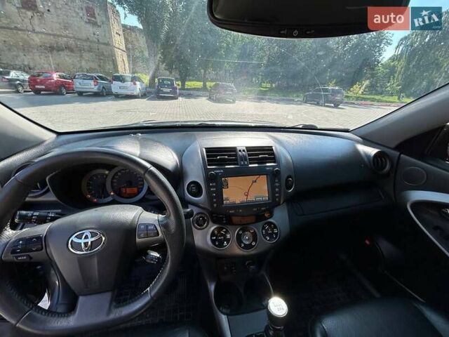 Серый Тойота РАВ 4, объемом двигателя 2.23 л и пробегом 215 тыс. км за 13799 $, фото 39 на Automoto.ua