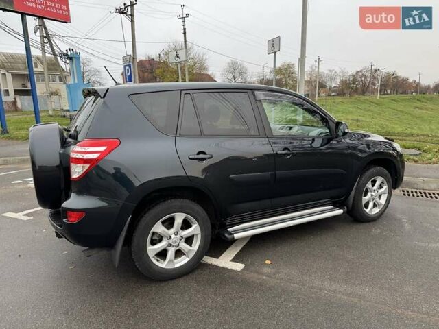 Серый Тойота РАВ 4, объемом двигателя 2.36 л и пробегом 126 тыс. км за 17000 $, фото 2 на Automoto.ua