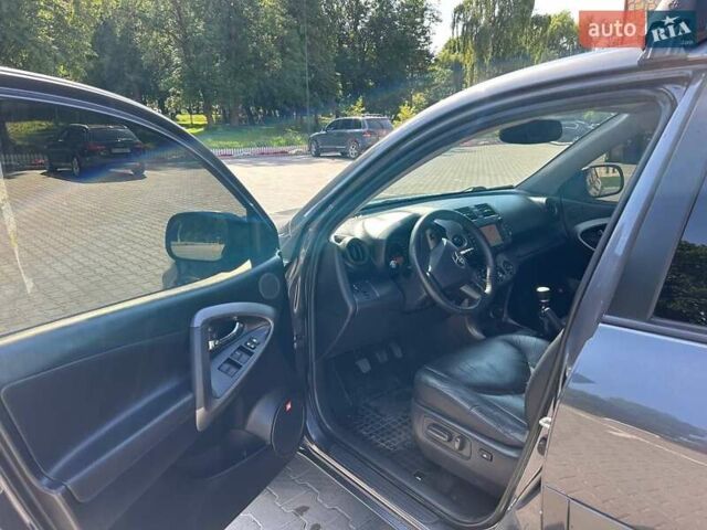 Серый Тойота РАВ 4, объемом двигателя 2.23 л и пробегом 215 тыс. км за 13799 $, фото 8 на Automoto.ua