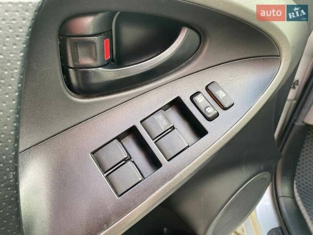 Тойота РАВ 4 2012 в Львове на Automoto.ua Серый Тойота РАВ 4, объемом двигателя 0 л и пробегом 142 тыс. км за 11500 $, фото 10 на Automoto.ua