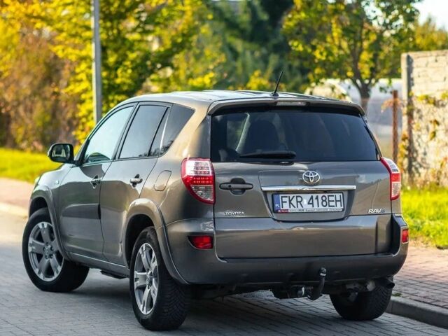Сірий Тойота РАВ 4, об'ємом двигуна 2.2 л та пробігом 187 тис. км за 7200 $, фото 1 на Automoto.ua