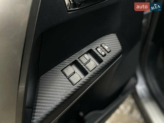 Тойота РАВ 4 2012 в Львове на Automoto.ua Серый Тойота РАВ 4, объемом двигателя 2.49 л и пробегом 180 тыс. км за 16500 $, фото 9 на Automoto.ua