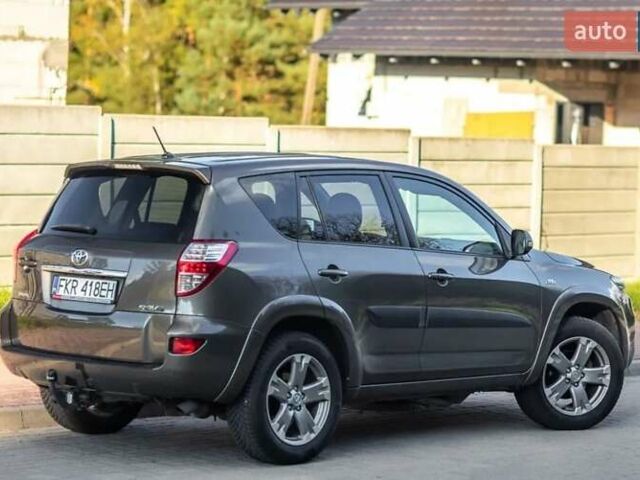 Сірий Тойота РАВ 4, об'ємом двигуна 2.2 л та пробігом 187 тис. км за 11000 $, фото 7 на Automoto.ua
