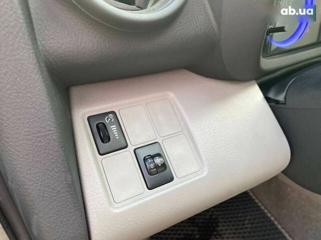 Серый Тойота РАВ 4, объемом двигателя 1.5 л и пробегом 142 тыс. км за 11500 $, фото 11 на Automoto.ua