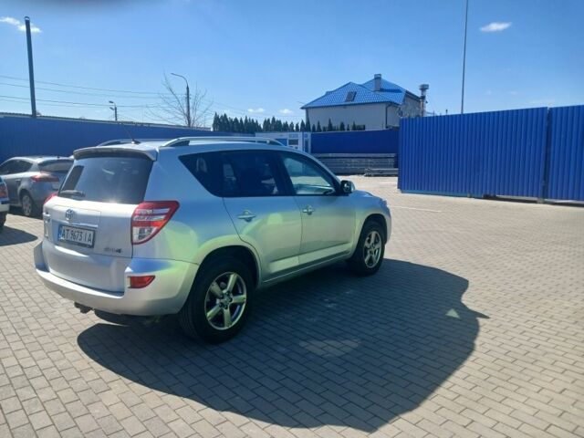 Серый Тойота РАВ 4, объемом двигателя 2.2 л и пробегом 251 тыс. км за 12000 $, фото 4 на Automoto.ua