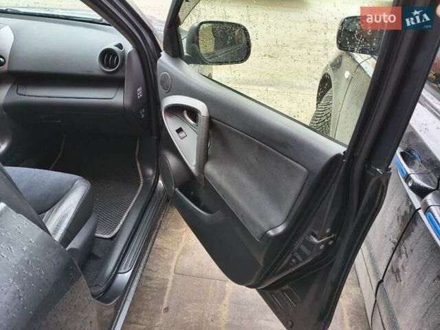 Сірий Тойота РАВ 4, об'ємом двигуна 2 л та пробігом 124 тис. км за 13800 $, фото 11 на Automoto.ua