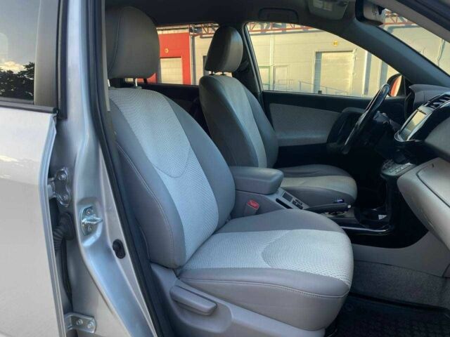 Серый Тойота РАВ 4, объемом двигателя 0 л и пробегом 210 тыс. км за 10490 $, фото 13 на Automoto.ua