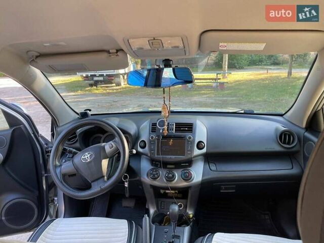 Серый Тойота РАВ 4, объемом двигателя 1.99 л и пробегом 160 тыс. км за 15500 $, фото 15 на Automoto.ua