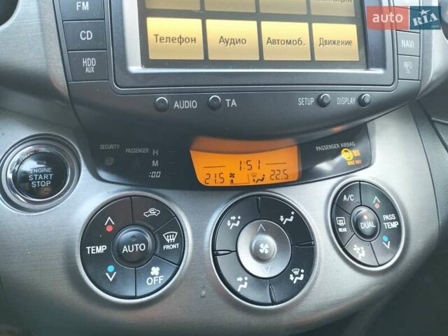 Сірий Тойота РАВ 4, об'ємом двигуна 2.23 л та пробігом 185 тис. км за 13800 $, фото 12 на Automoto.ua