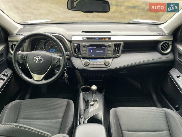 Сірий Тойота РАВ 4, об'ємом двигуна 2.49 л та пробігом 180 тис. км за 15900 $, фото 12 на Automoto.ua