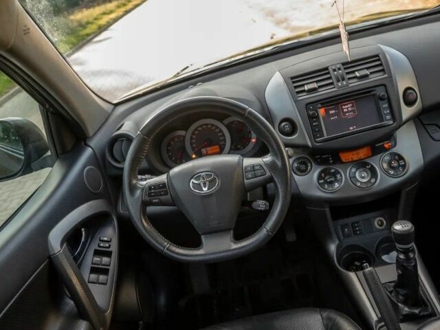 Сірий Тойота РАВ 4, об'ємом двигуна 2.2 л та пробігом 187 тис. км за 7200 $, фото 21 на Automoto.ua