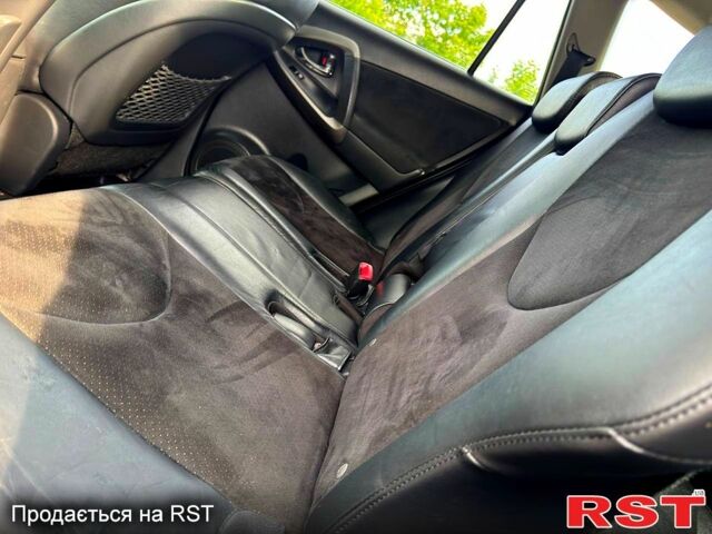 Серый Тойота РАВ 4, объемом двигателя 2 л и пробегом 149 тыс. км за 11350 $, фото 11 на Automoto.ua