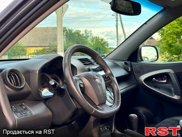 Серый Тойота РАВ 4, объемом двигателя 2 л и пробегом 149 тыс. км за 11350 $, фото 8 на Automoto.ua