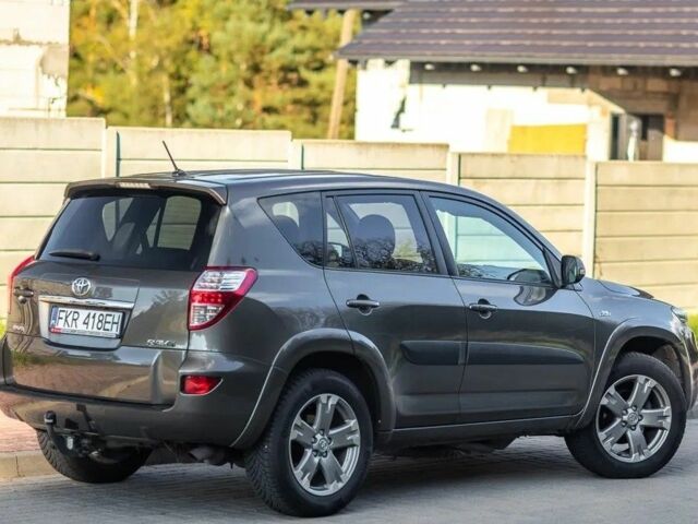 Сірий Тойота РАВ 4, об'ємом двигуна 2.2 л та пробігом 187 тис. км за 8000 $, фото 5 на Automoto.ua