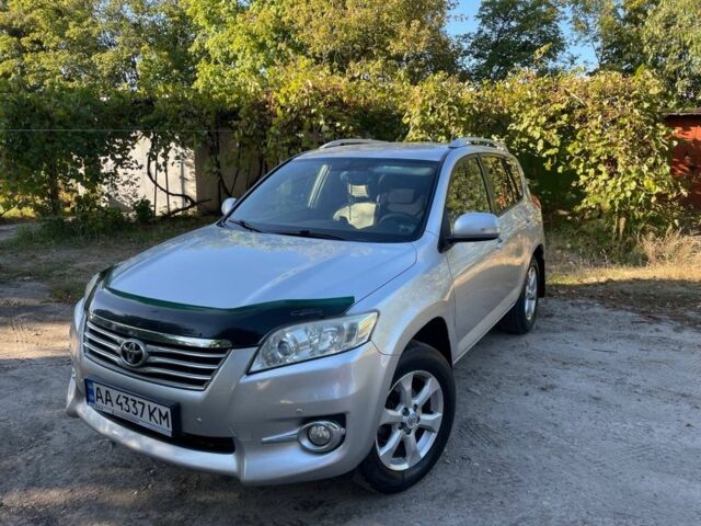 Сірий Тойота РАВ 4, об'ємом двигуна 2 л та пробігом 170 тис. км за 12800 $, фото 1 на Automoto.ua