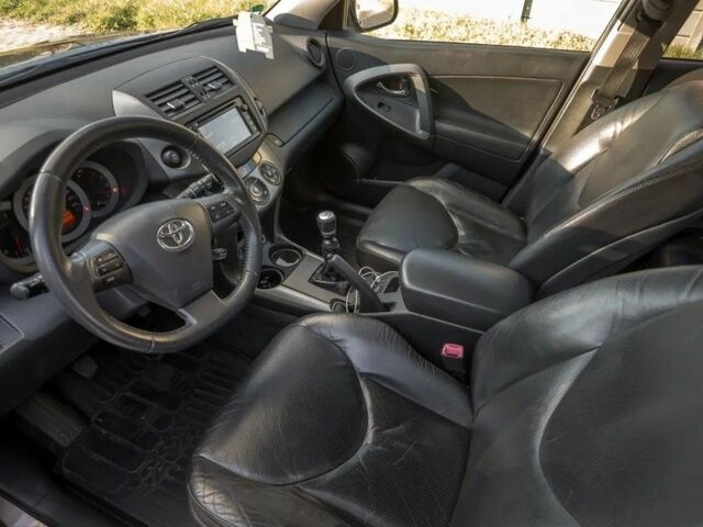 Сірий Тойота РАВ 4, об'ємом двигуна 2.2 л та пробігом 187 тис. км за 7200 $, фото 23 на Automoto.ua