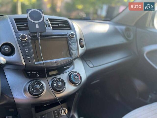 Серый Тойота РАВ 4, объемом двигателя 1.99 л и пробегом 160 тыс. км за 15500 $, фото 31 на Automoto.ua