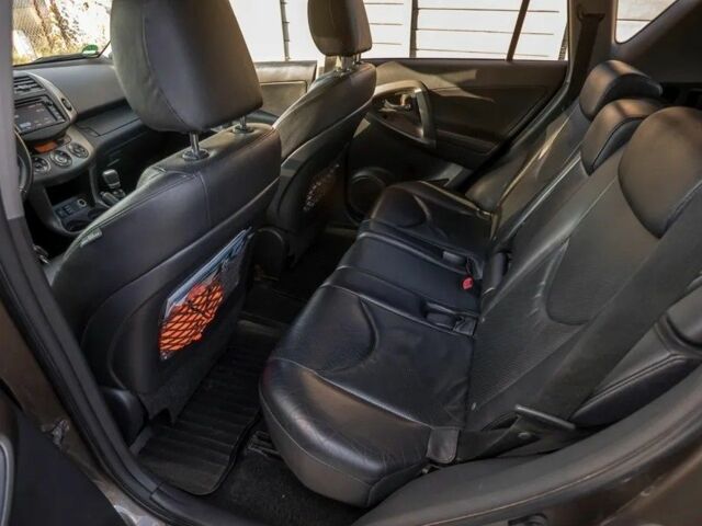 Сірий Тойота РАВ 4, об'ємом двигуна 2.2 л та пробігом 187 тис. км за 8000 $, фото 16 на Automoto.ua