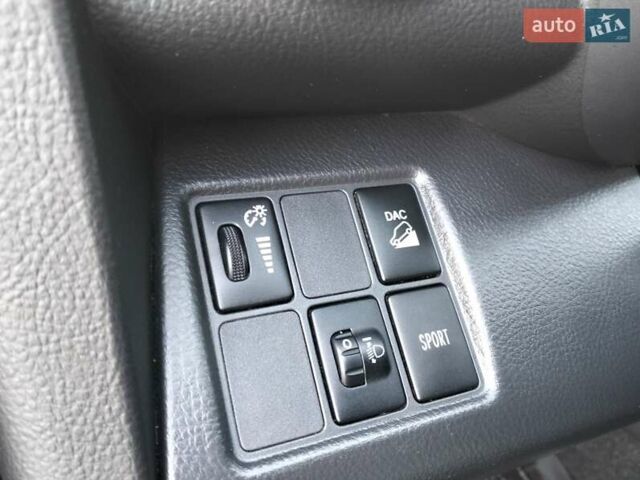 Сірий Тойота РАВ 4, об'ємом двигуна 2.23 л та пробігом 185 тис. км за 13800 $, фото 8 на Automoto.ua