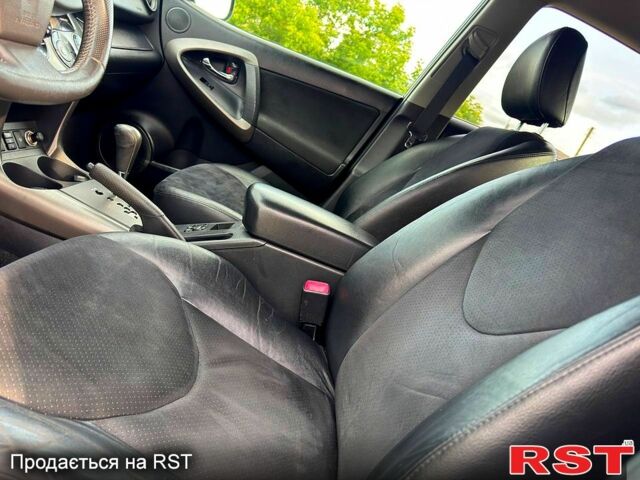 Серый Тойота РАВ 4, объемом двигателя 2 л и пробегом 149 тыс. км за 11350 $, фото 9 на Automoto.ua