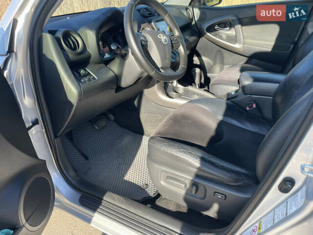 Сірий Тойота РАВ 4, об'ємом двигуна 2 л та пробігом 130 тис. км за 15500 $, фото 8 на Automoto.ua