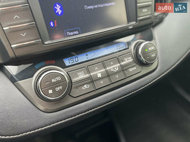 Сірий Тойота РАВ 4, об'ємом двигуна 2.49 л та пробігом 180 тис. км за 15900 $, фото 17 на Automoto.ua