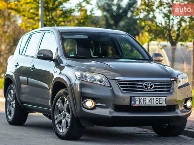 Сірий Тойота РАВ 4, об'ємом двигуна 2.2 л та пробігом 187 тис. км за 11000 $, фото 4 на Automoto.ua