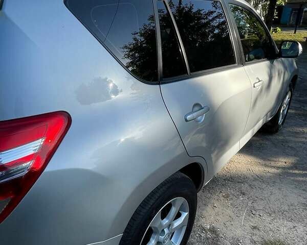 Серый Тойота РАВ 4, объемом двигателя 1.99 л и пробегом 160 тыс. км за 15500 $, фото 2 на Automoto.ua